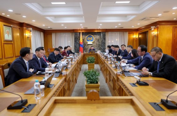 Байнгын асаргаа шаардлагатай эсэхийг тогтоох, сунгахдаа иргэнийг биечлэн ирүүлэхгүйгээр нотлох баримт бичигт үндэслэх эсхүл цахим хэлбэрээр шийдвэрлэн, иргэдэд хүнд суртал гаргахгүй байх тогтоол гаргалаа.